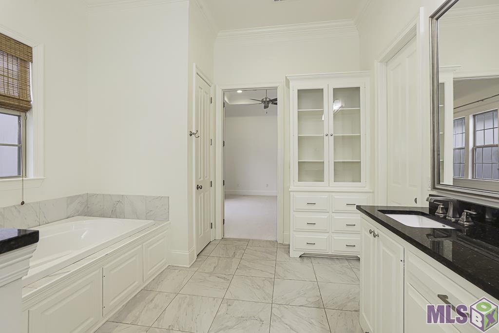 10727 Creek Lane Baton Rouge, LA 70810 - Photo 22 of 36