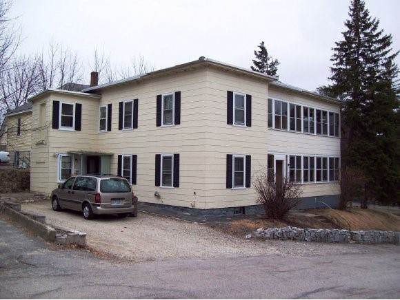 471 Calef Road Manchester, NH 03103 - Photo 1 of 1