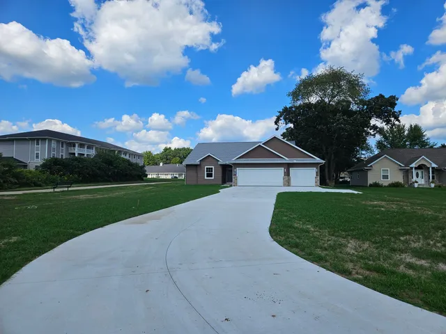 $452,900 | 3831 Avery, Janesville, WI 53546