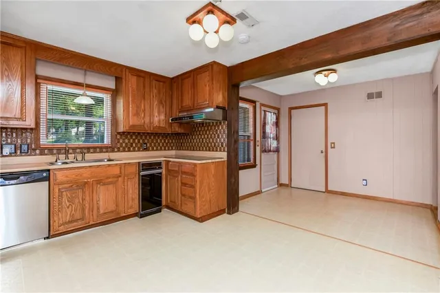 $280,000 | 5701 Russell Street, Mission, KS 66202