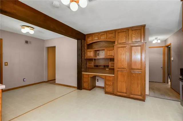 $280,000 | 5701 Russell Street, Mission, KS 66202