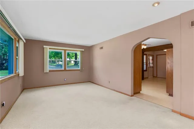 $280,000 | 5701 Russell Street, Mission, KS 66202