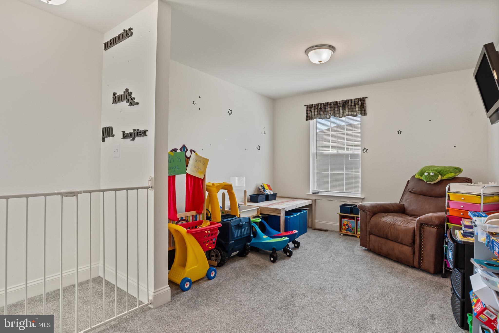 216 Eagle Road Dillsburg, PA 17019 - Photo 20 of 35 2nd floor Den