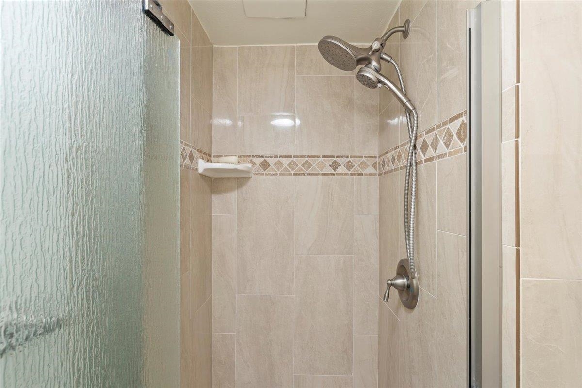 2747 South Kihei Road, Unit E104 Kihei, HI 96753 - Photo 24 of 49 a bathroom with a shower