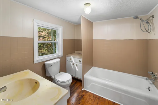 $209,000 | 9494 Porterfield Highway, Abingdon, VA 24210