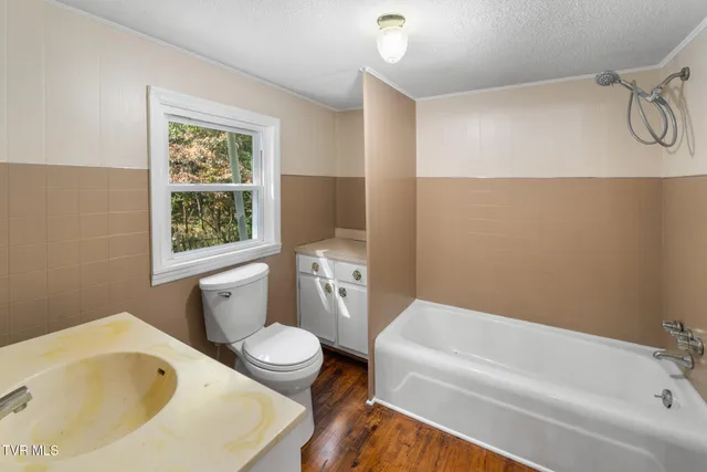 $209,000 | 9494 Porterfield Highway, Abingdon, VA 24210