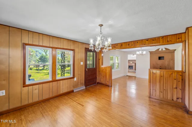 $209,000 | 9494 Porterfield Highway, Abingdon, VA 24210