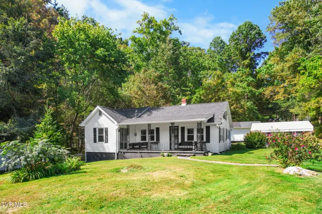 $209,000 | 9494 Porterfield Highway, Abingdon, VA 24210