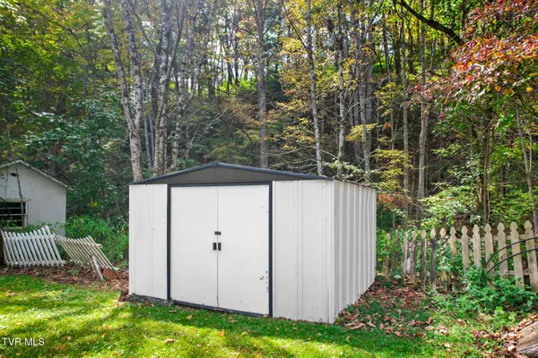 $209,000 | 9494 Porterfield Highway, Abingdon, VA 24210