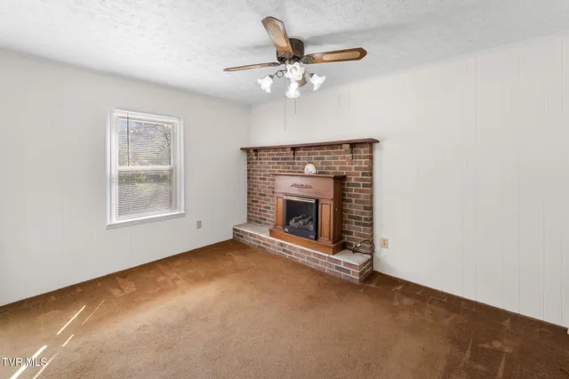 $209,000 | 9494 Porterfield Highway, Abingdon, VA 24210