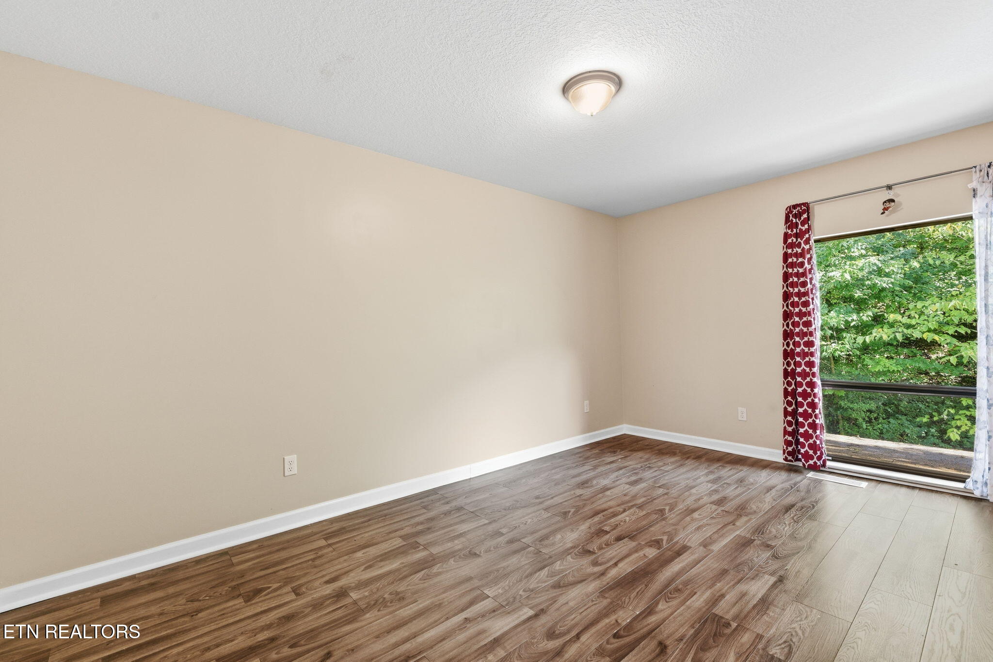 70 Valley Forge Drive Oak Ridge, TN 37830 - Photo 25 of 42 25-web-or-mls-DSC_0700