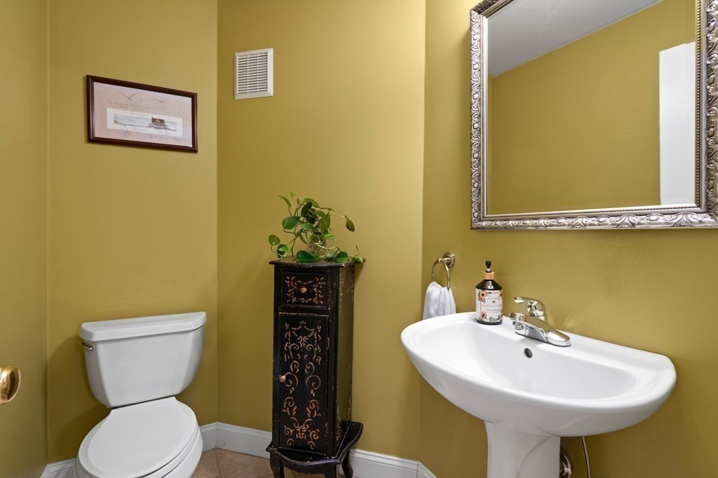 8 Malm Road North Reading, MA 01864 - Photo 10 of 42 Gallery Image 10