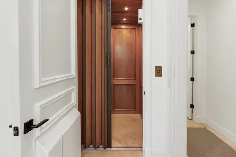 $6,850,000 | 11513 Green Bayberry Drive, Palm Beach Gardens, FL 33418