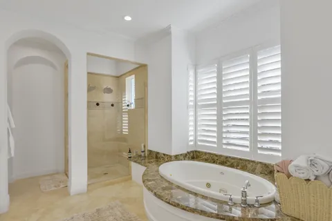 $6,850,000 | 11513 Green Bayberry Drive, Palm Beach Gardens, FL 33418