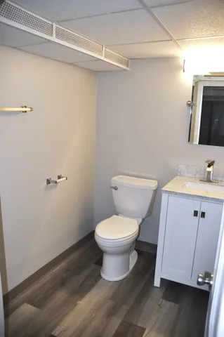 $2,400 | 110 West 12th Avenue, Naperville, IL 60563