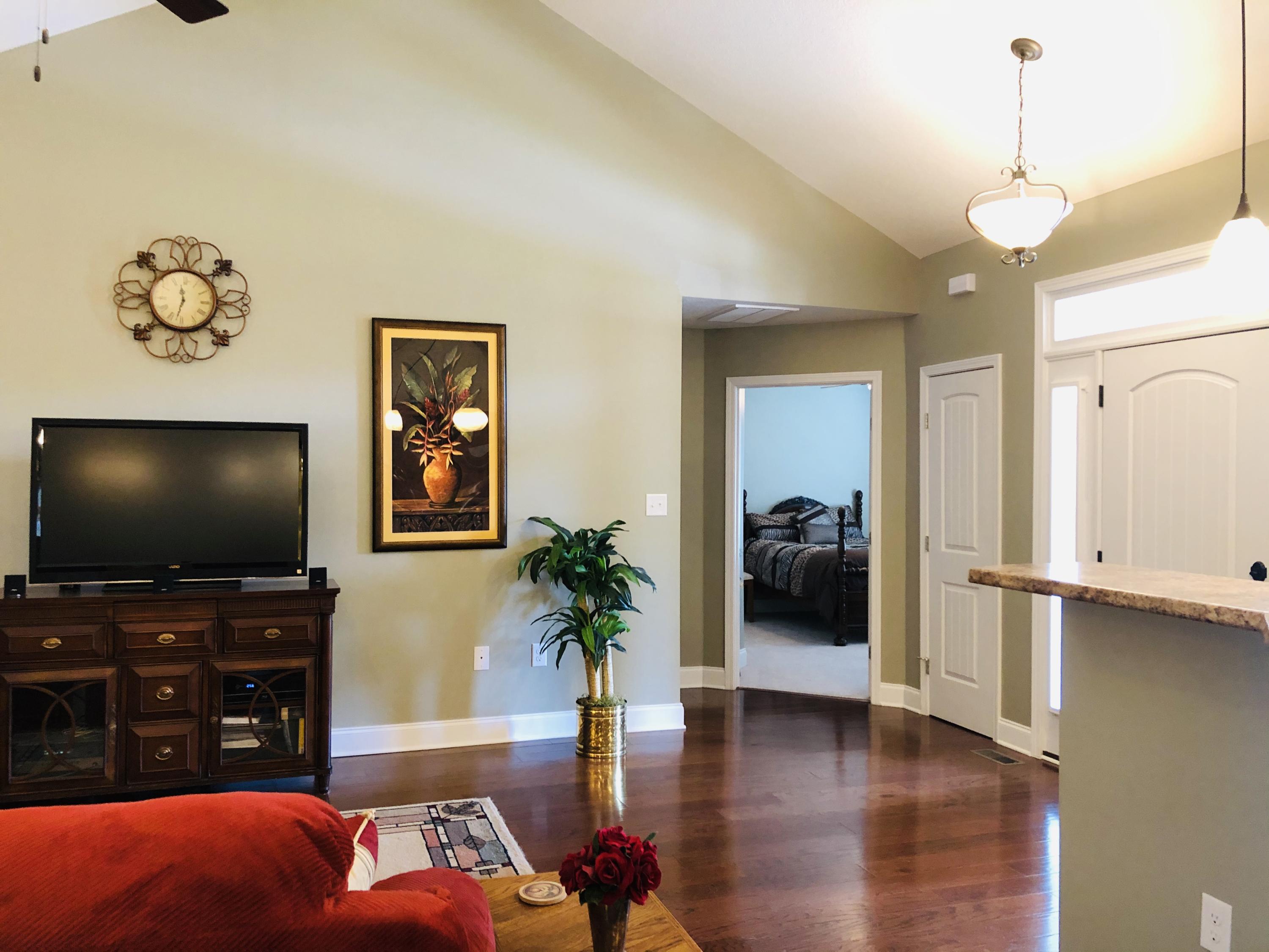 5910 Whisper Ridge Lane Corryton, TN 37721 - Photo 7 of 17 Living Room 3