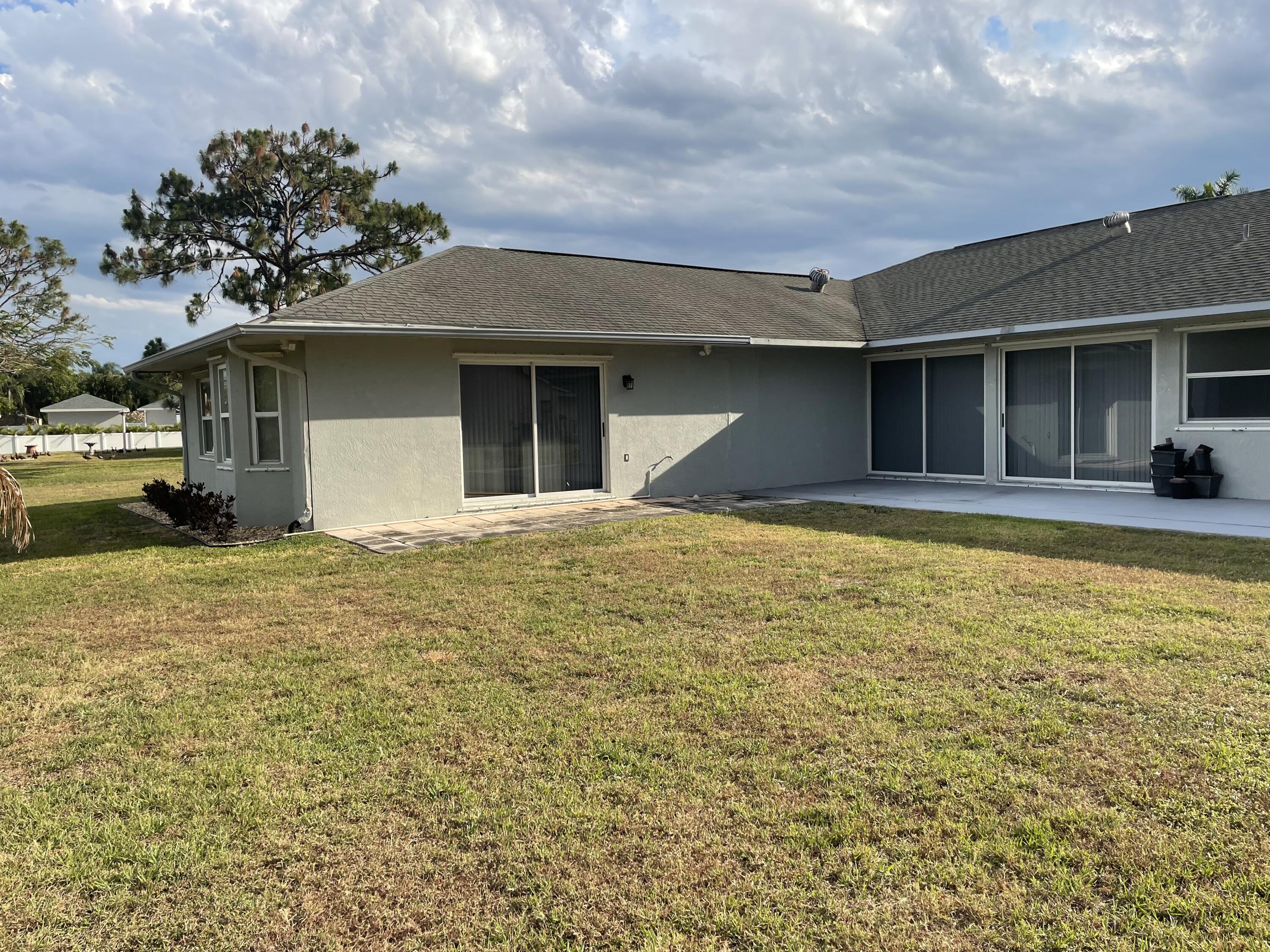 145 Southwest Hawthorne Circle Port St. Lucie, FL 34953 - Photo 32 of 37