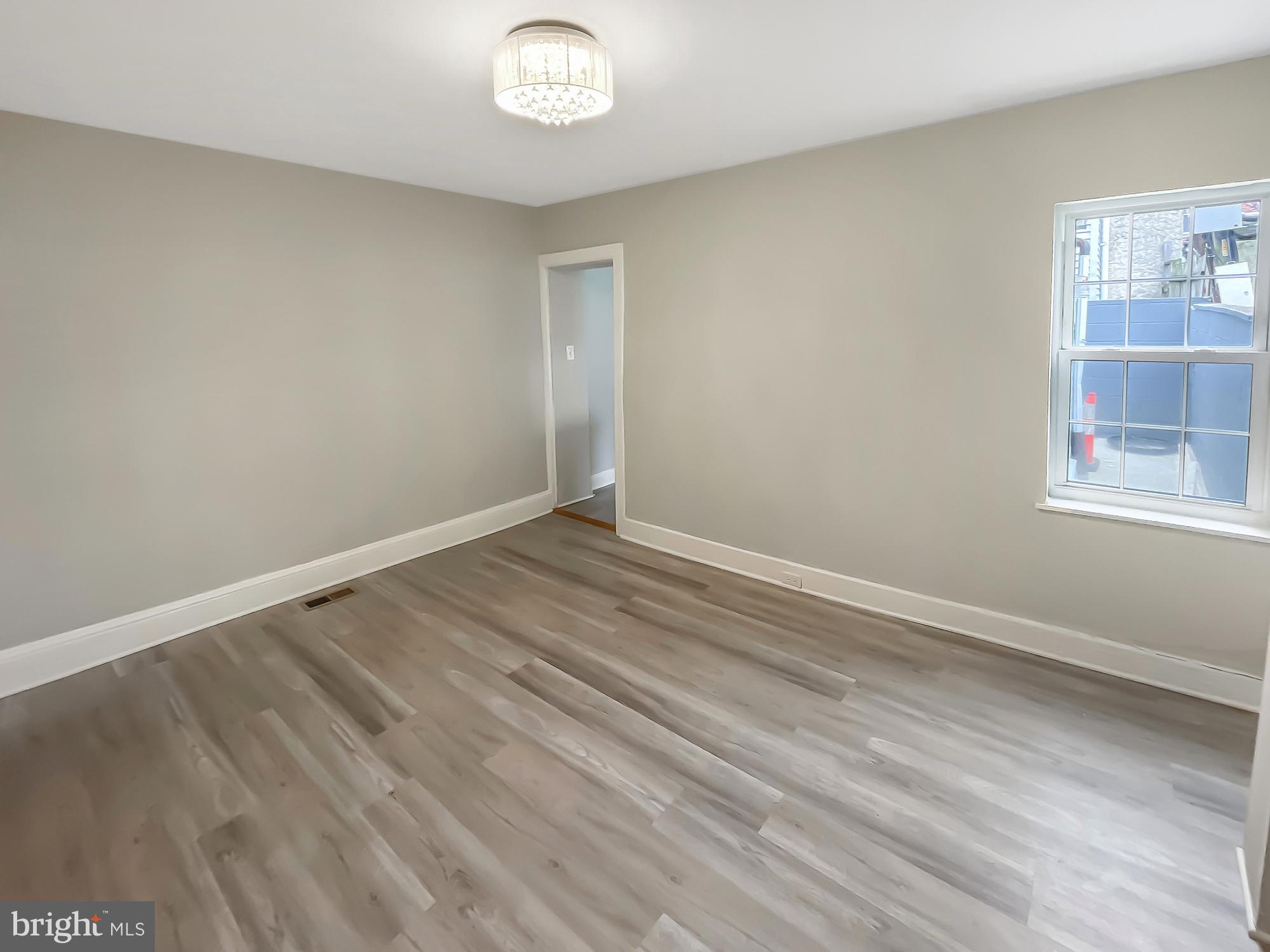 160 McClellan Street Philadelphia, PA 19148 - Photo 12 of 29 wooden floor in a room