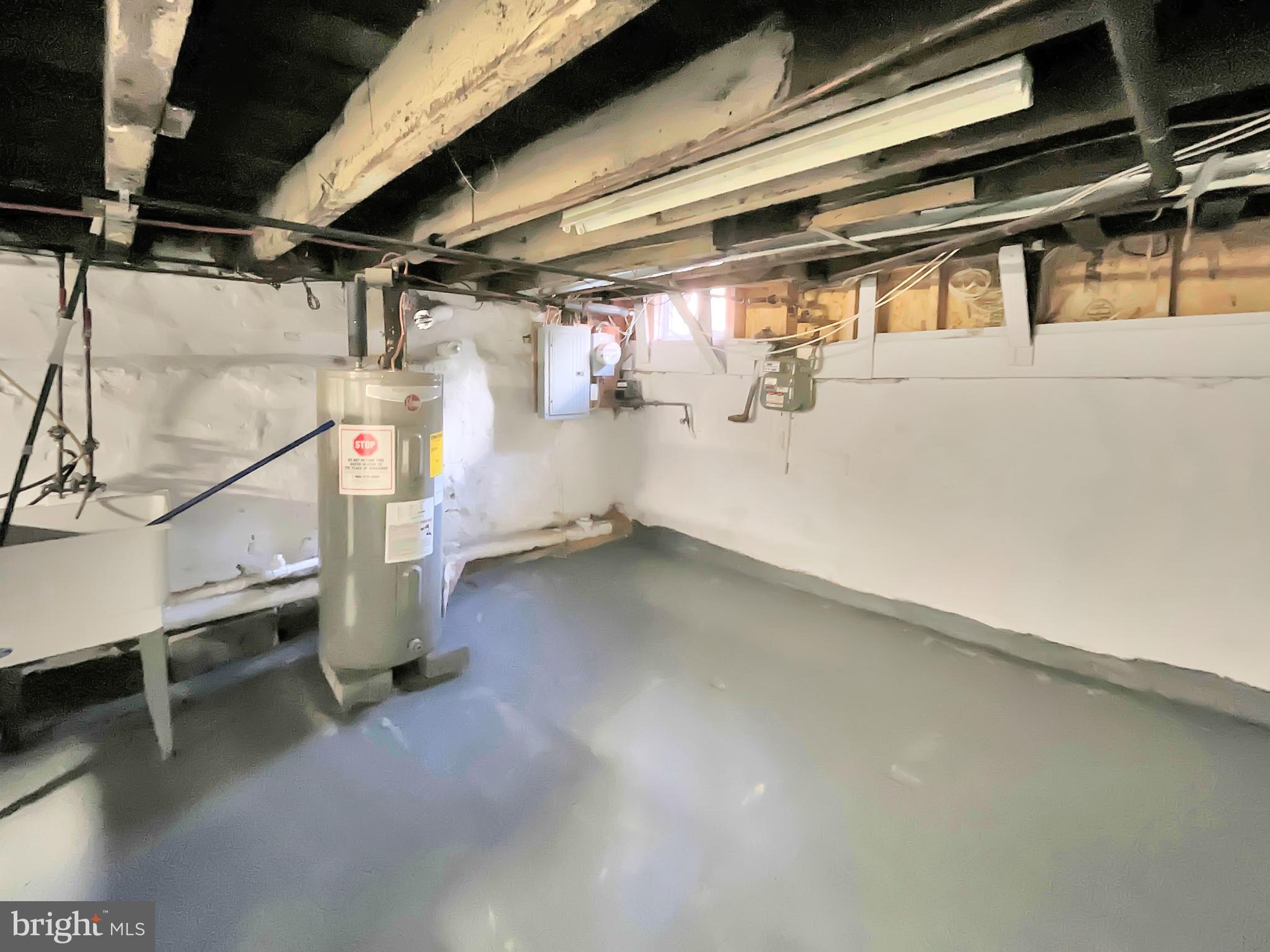 160 McClellan Street Philadelphia, PA 19148 - Photo 28 of 29 a view of a room with racks