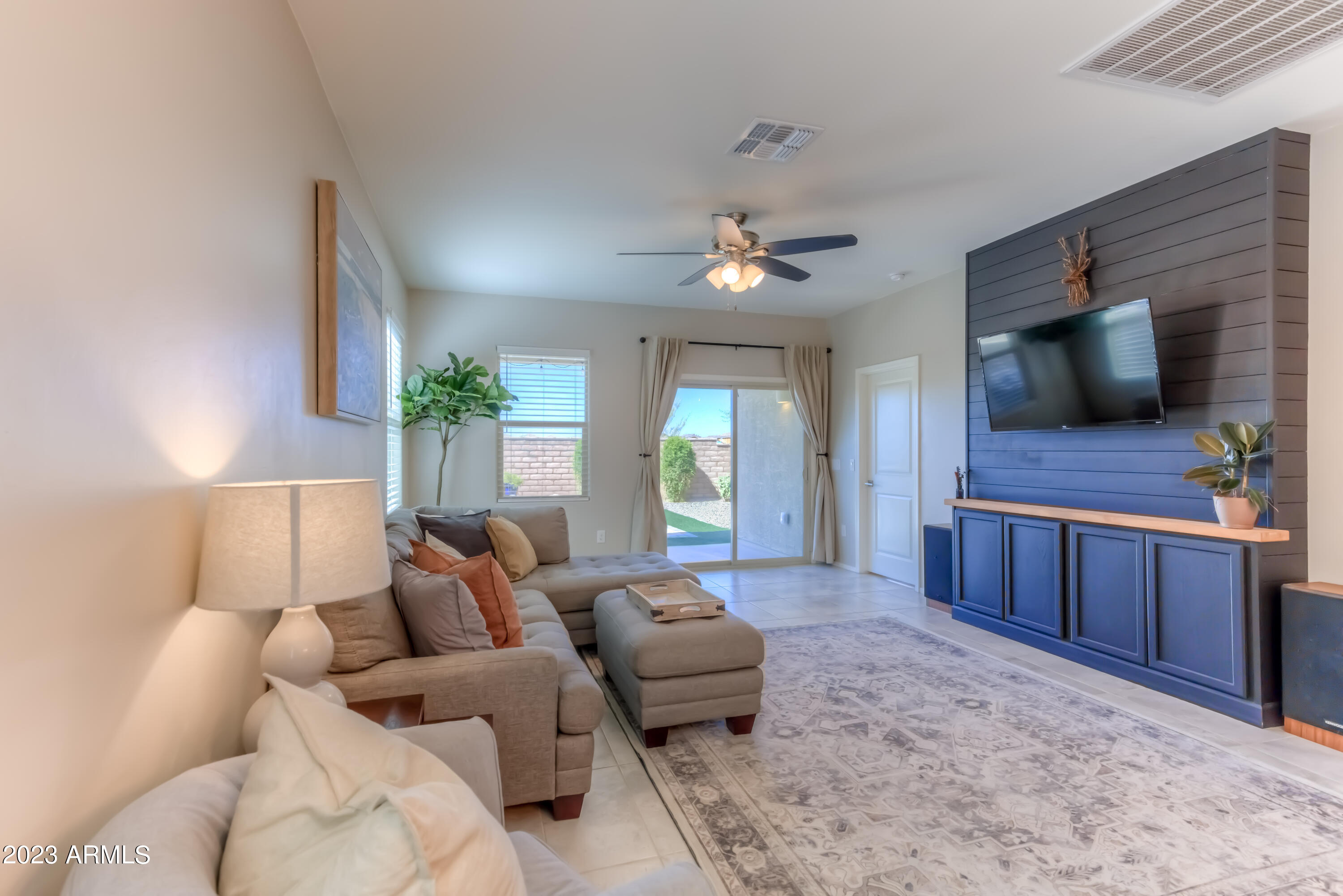 7560 South Circulo Rio Blanco Tucson, AZ 85756 - Photo 16 of 52 17 Living Room photo a