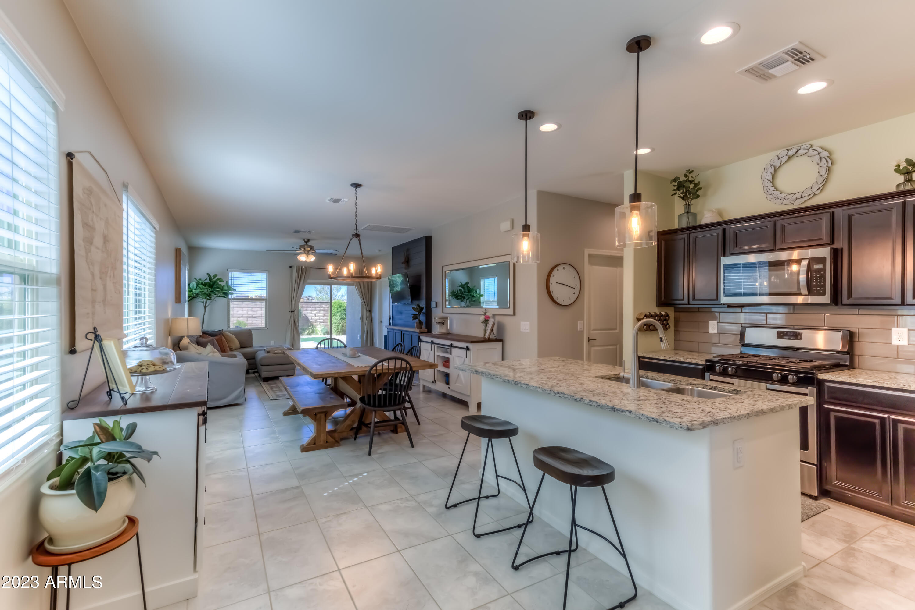 7 Kitchen photo a