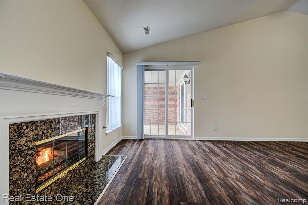 3578 Oakmonte Boulevard, Unit 96 Rochester, MI 48306 - Photo 9 of 47