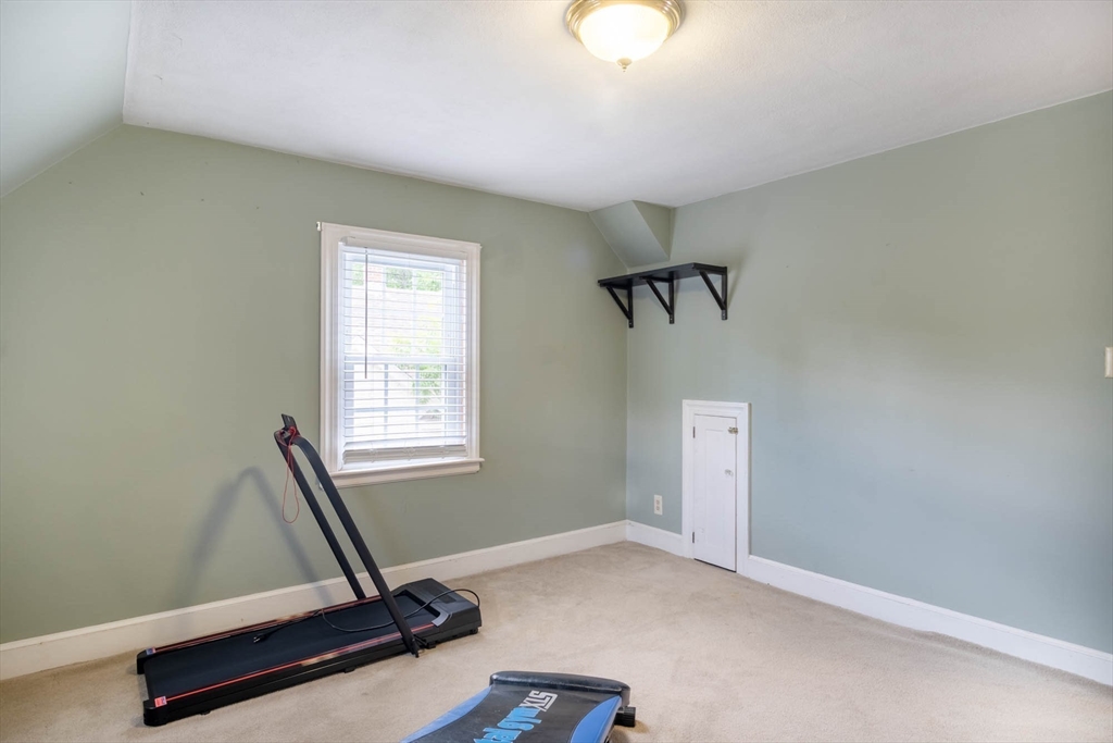 43 Ellsworth Avenue Springfield, MA 01118 - Photo 20 of 35