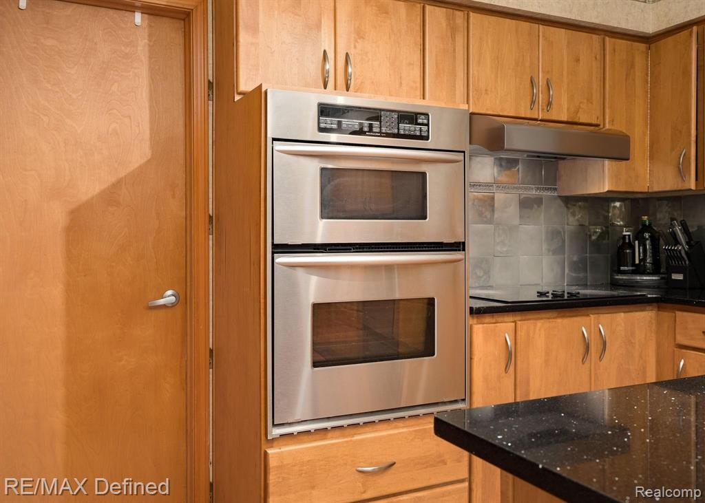 1927 Brookfield Road Rochester Hills, MI 48306 - Photo 15 of 62