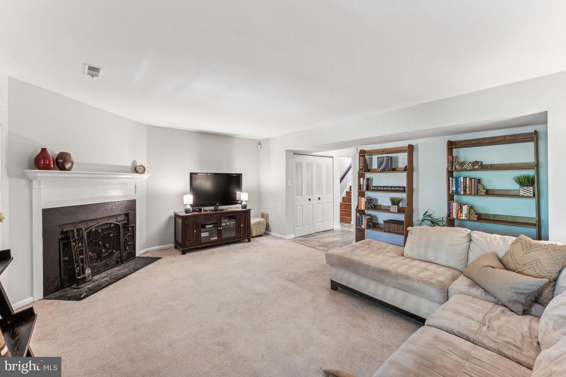 1903 Brightleaf Court Silver Spring, MD 20902 - Photo 20 of 26 Gallery Image 20