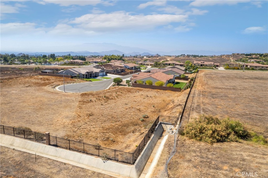 7948 Featherstone Court Riverside, CA 92506 - Photo 8 of 15