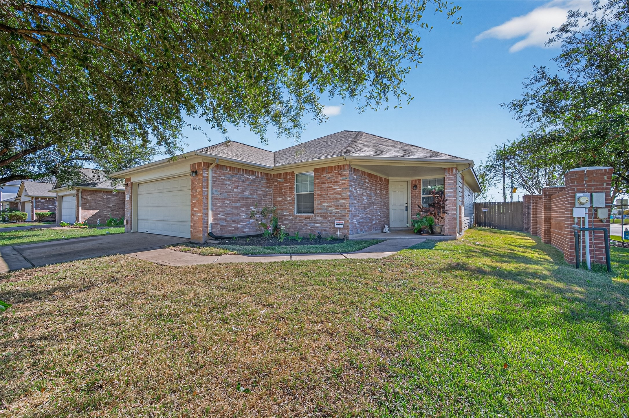19655 Perth Meadows Court Katy, TX 77449 - Photo 7 of 44 a front view of a house with a garden