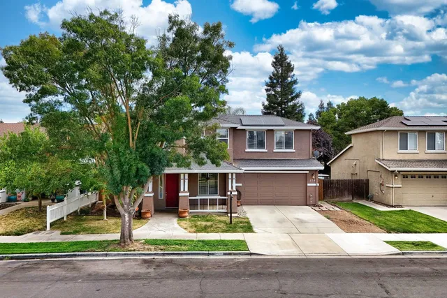 $579,950 | 579 Almondcrest Street, Oakdale, CA 95361