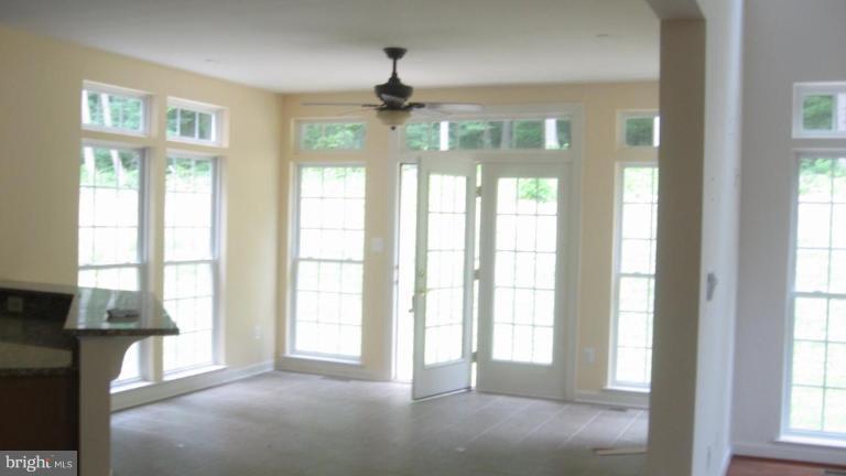 6642 South Clifton Road Frederick, MD 21703 - Photo 4 of 7 Breakfast Area