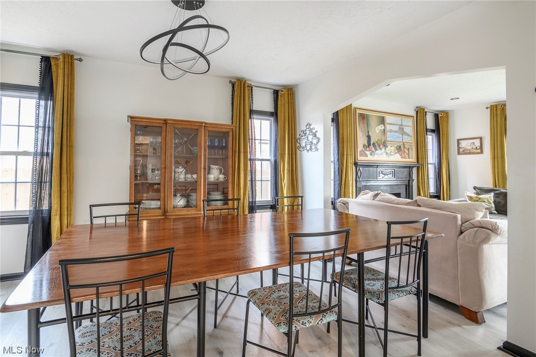 3555 Grosvenor Road Cleveland, OH 44118 - Photo 5 of 20