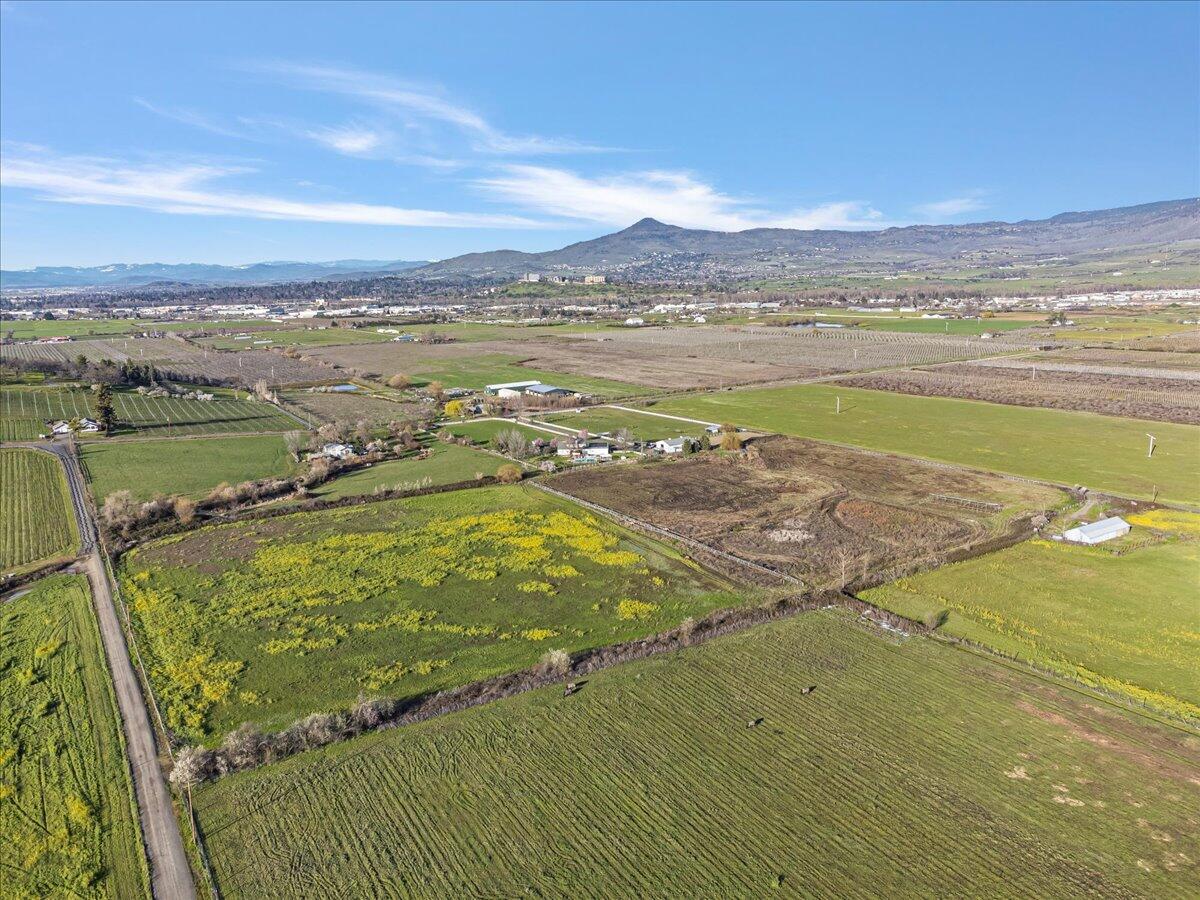 811 Carpenter Hill Road Medford, OR 97501 - Photo 44 of 53 05-811 Carpenter Hill Rd, Aerial-5