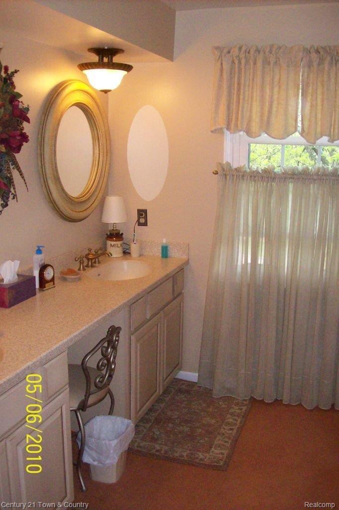 381 Tanglewood Court Rochester, MI 48309 - Photo 19 of 22 Master Bath