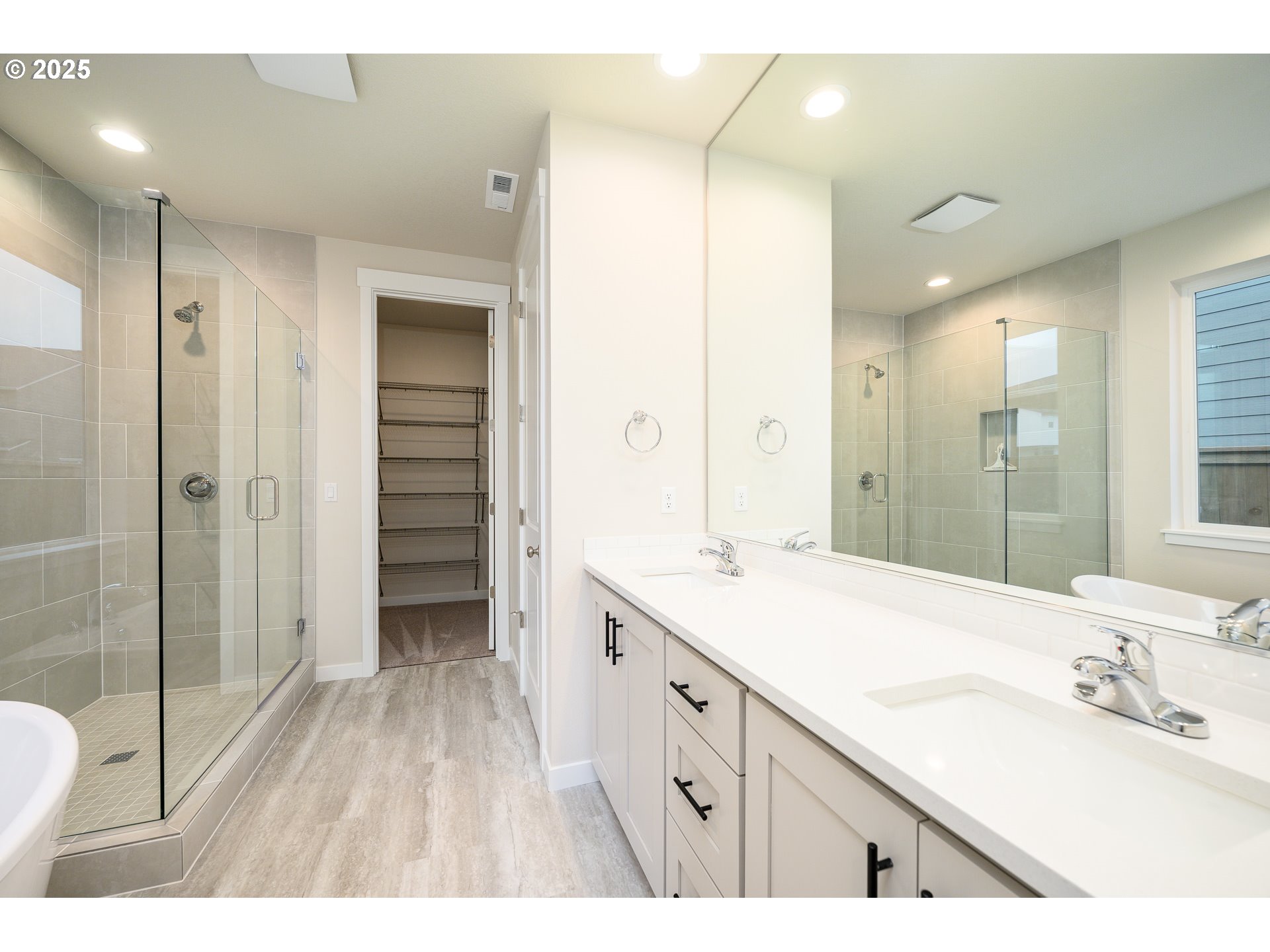 24052 Southwest Maple Terrace Sherwood, OR 97140 - Photo 18 of 27