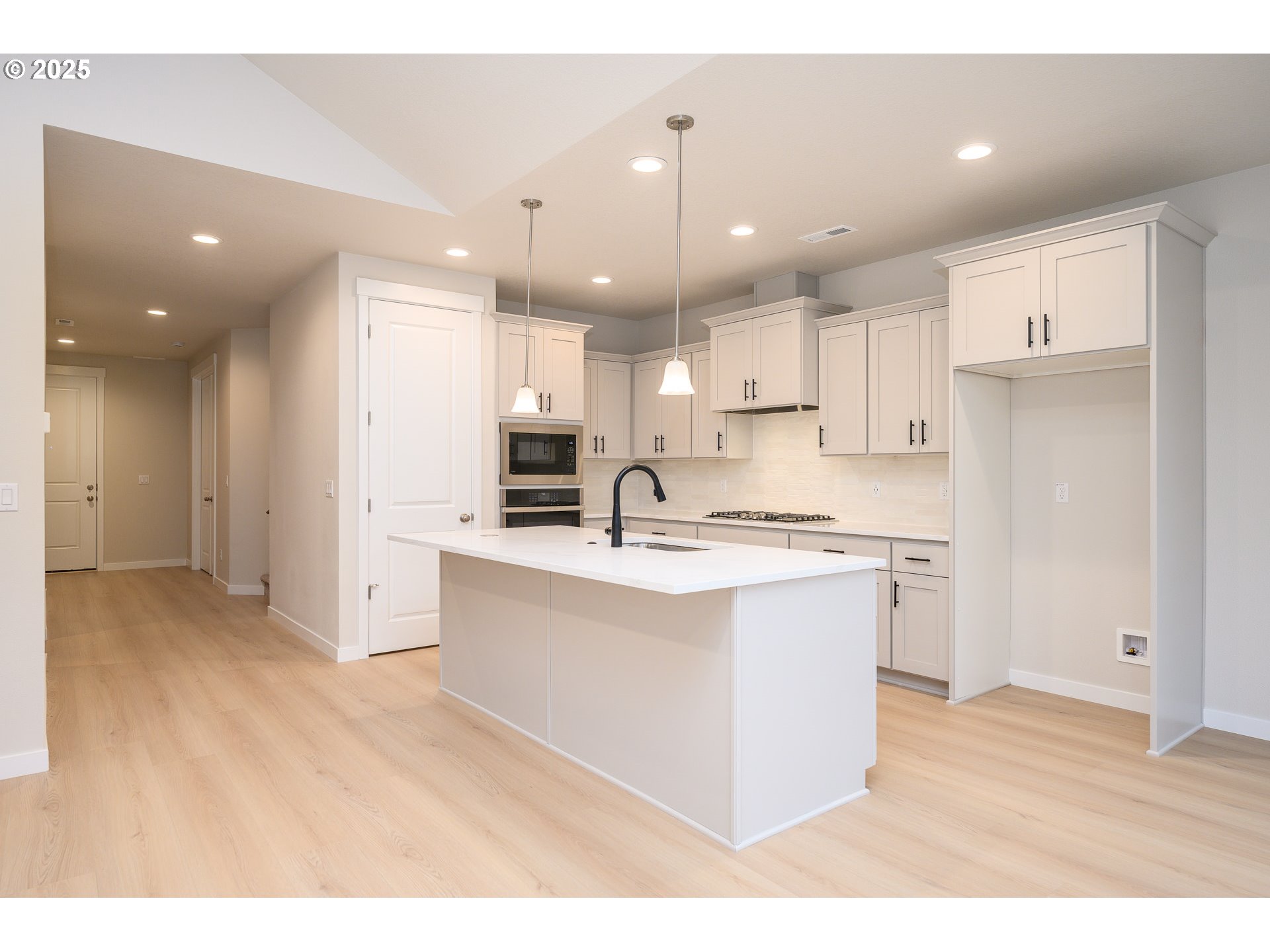 24052 Southwest Maple Terrace Sherwood, OR 97140 - Photo 8 of 27