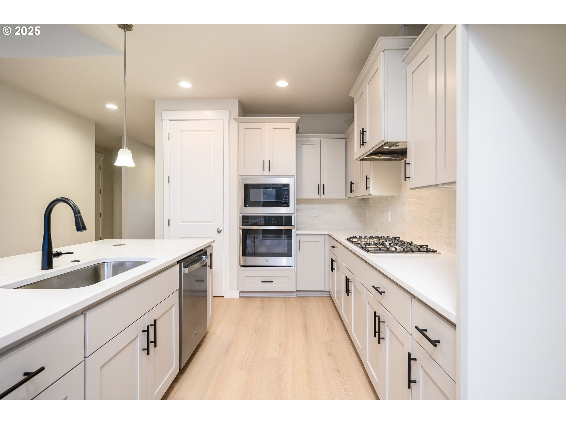 24052 Southwest Maple Terrace Sherwood, OR 97140 - Photo 9 of 27