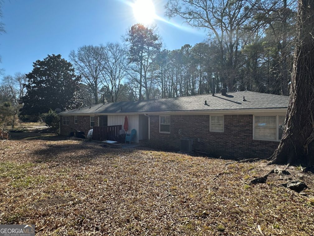 616 Fayetteville Road, Unit 616 & 618 Jonesboro, GA 30236 - Photo 4 of 14 a view of a backyard of the house