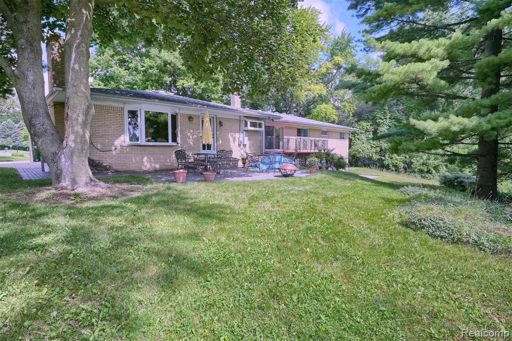 865 Briar Court Rochester Hills, MI 48309 - Photo 30 of 39