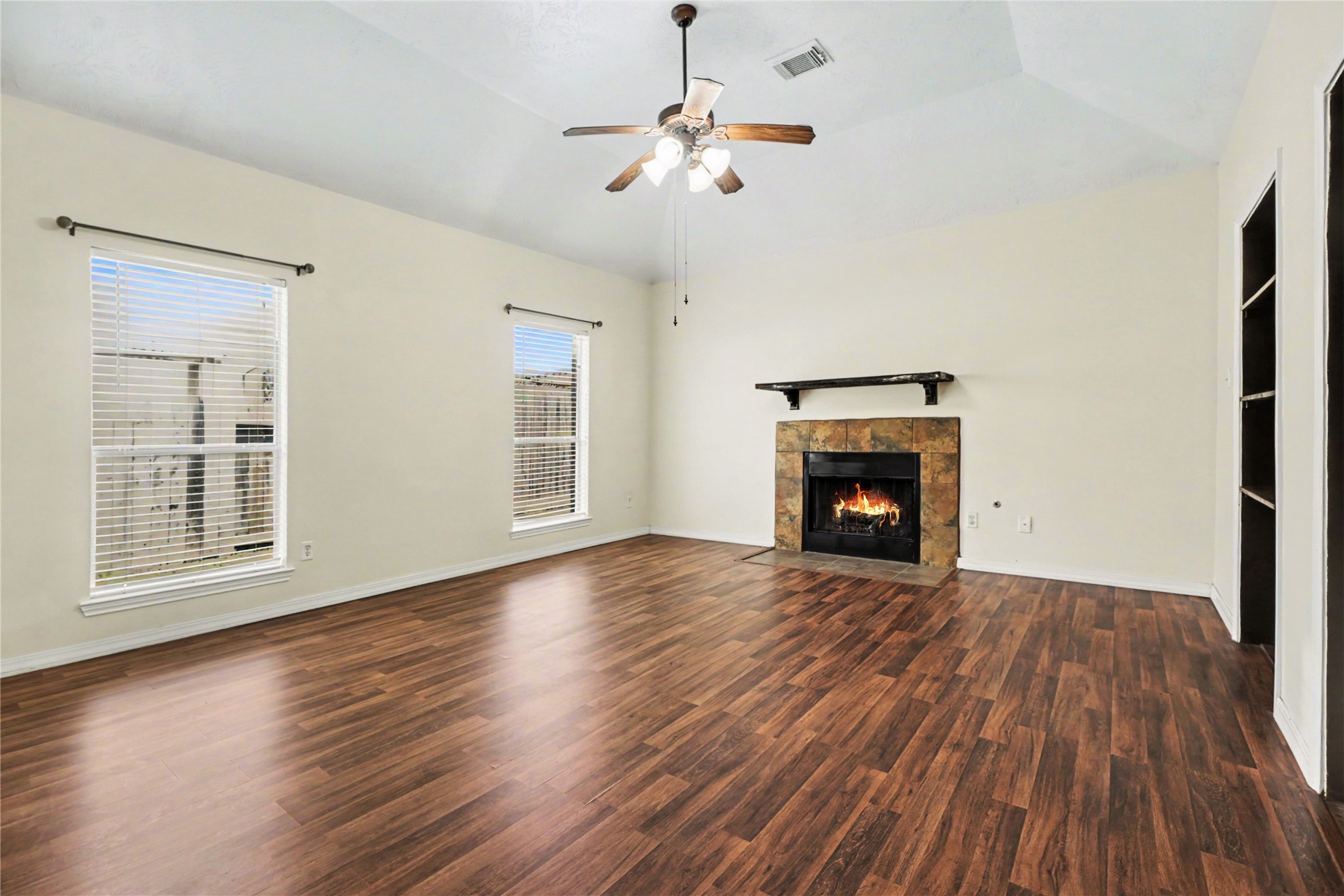 9714 Crystal Boulevard Baytown, TX 77521 - Photo 9 of 36