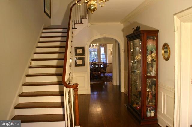 211 East Highfield Road Baltimore, MD 21218 - Photo 21 of 25 Staircase