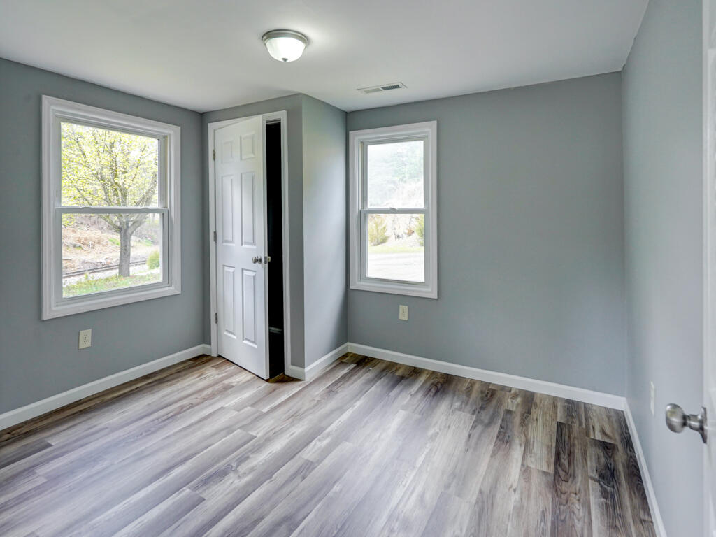 679 Piney Flats Road Piney Flats, TN 37686 - Photo 19 of 25 CCE0C442-46D5-4C9C-94C8-7BFD94541570