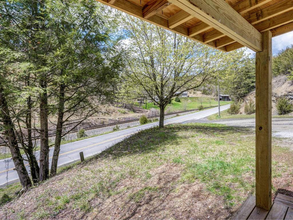 679 Piney Flats Road Piney Flats, TN 37686 - Photo 21 of 25 D8799D26-6475-4264-9B60-20D402B9A922