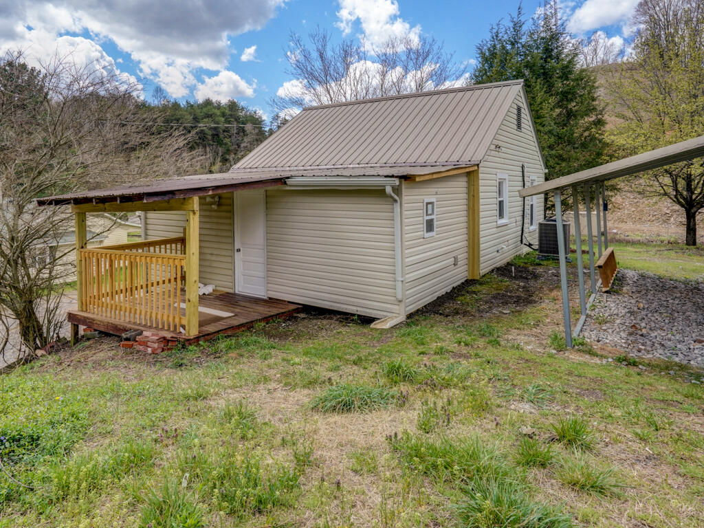 679 Piney Flats Road Piney Flats, TN 37686 - Photo 22 of 25 F089DBCE-AA96-42AD-9E78-84782514B993