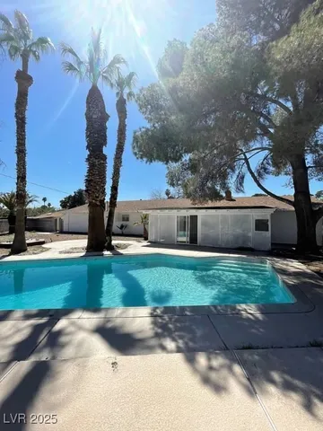 $2,200 | 4560 Rancho Hills Drive, Las Vegas, NV 89119
