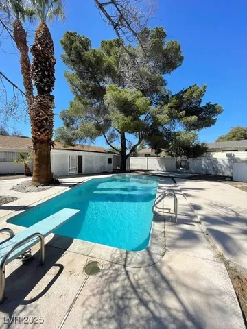 $2,200 | 4560 Rancho Hills Drive, Las Vegas, NV 89119