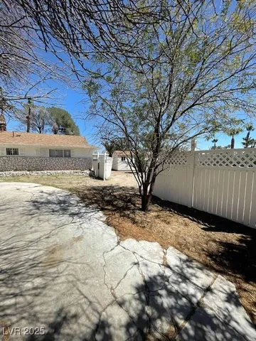 $2,200 | 4560 Rancho Hills Drive, Las Vegas, NV 89119