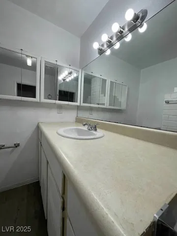 $2,150 | 4560 Rancho Hills Drive, Las Vegas, NV 89119